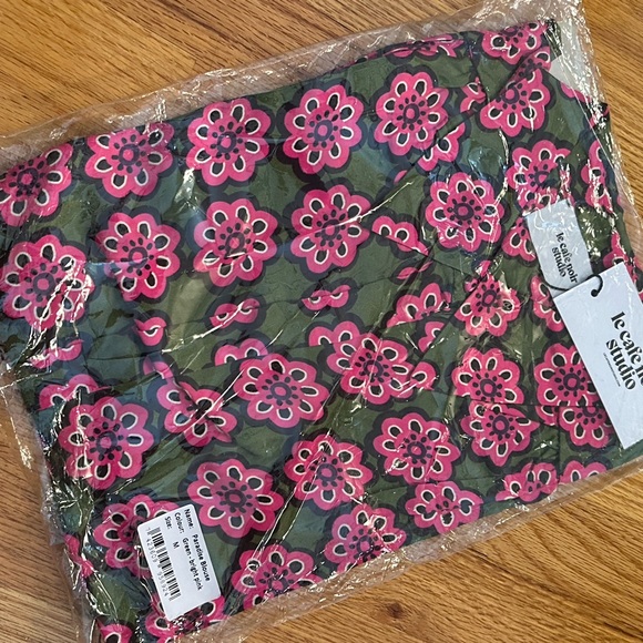 NWT LE CAFE NOIR PARADISE SET comes with M blouse and M pants - Picture 4 of 8